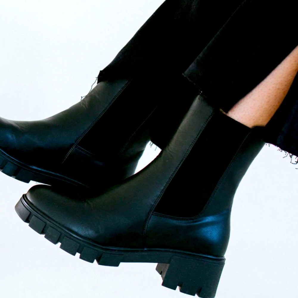 High Top Chelsea Boot
